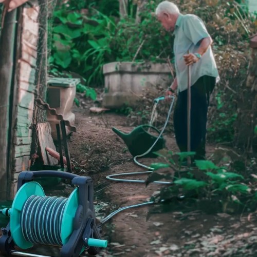릴 카트가 있는 연한 파란색 정원 호스 세트 - 3.65m 입구, 20m 출구, 10패턴 스프레이 건 - 튼튼한 플라스틱, 잔디 관리 및 원예에 이상적