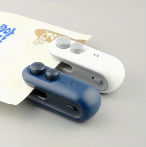 1pc 스낵 패키징 가방 밀봉기, 내장 자기 USB 충전식 배터리, 휴대용 미니 밀봉기, 피크닉 및 여행용, 손으로 압착하는 플라스틱 밀봉기, 가방 닫기 마법 도구, 감자칩 가방, 쿠키 가방, 스낵 가방, 재 밀봉에 적합, 충전 케이블 포함, 16W 전원, 가정 및 여행용으로 매우 적합