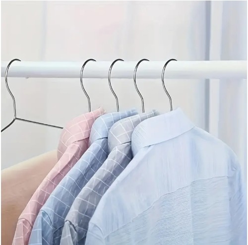 20개 스테인리스 스틸 옷걸이 | 강력한 광택 마감 | 효율적인 옷장 수납을 위한 공간 절약형 메탈 정리대 | 내구성 있고 세련된 디자인의 회전 후크 | 가정 및 기숙사 사용에 이상적, 기숙사 필수품 | 노치드 숄더 행거 | 견고한 옷걸이