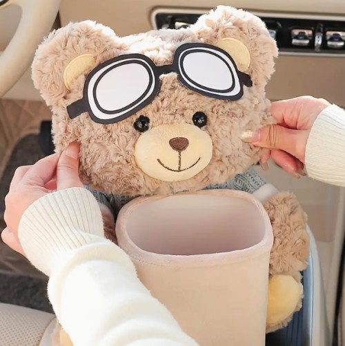 1개 귀여운 곰 자동차 티슈 홀더 & 쓰레기통 2-in-1 - 패션 안경과 오버롤이 있는 사랑스러운 테디 베어 디자인, 내구성 있는 천으로 제작된 차량용 팔걸이 수납함, 모든 차량에 적합한 컴팩트한 자동차 인테리어 액세서리, 차량용 쓰레기통, 차량용 티슈 홀더